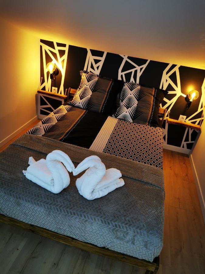 Appartement Neuf Climatise Sous Les Toits La Roche-Chalais ภายนอก รูปภาพ